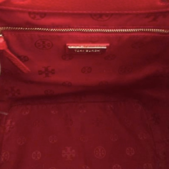 Tory Burch Large Thea Bucket Bag - Picture 4 of 5